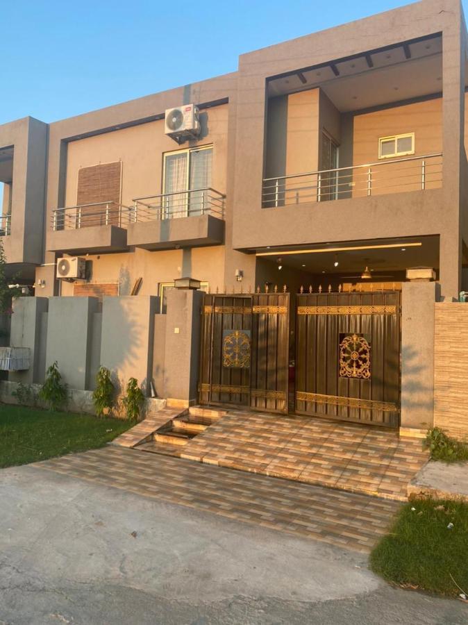 Grey Orchard Homestay - A Family Place لاهور المظهر الخارجي الصورة