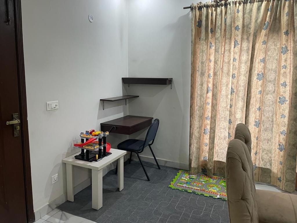 Grey Orchard Homestay - A Family Place لاهور المظهر الخارجي الصورة