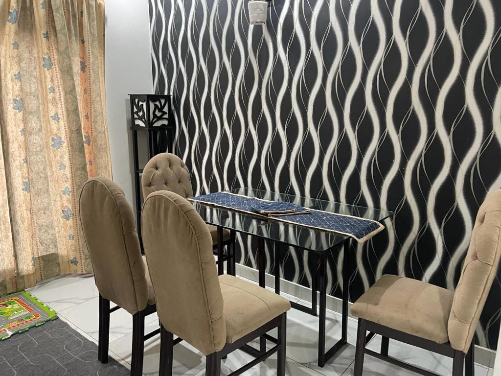 Grey Orchard Homestay - A Family Place لاهور المظهر الخارجي الصورة