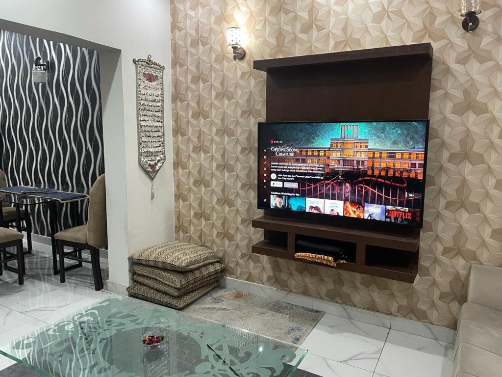 Grey Orchard Homestay - A Family Place لاهور المظهر الخارجي الصورة